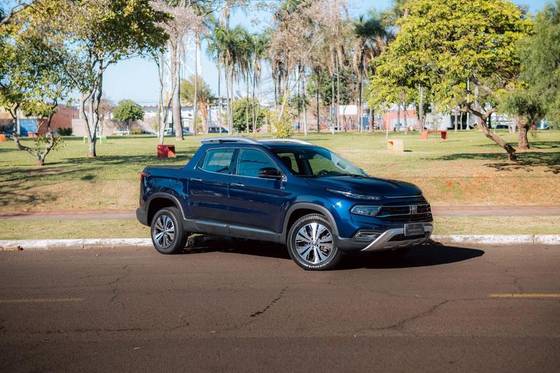 FIAT TORO 2.0 16V TURBO DIESEL VOLCANO 4WD AT9 FIAT TORO 2.0 16V TURBO DIESEL VOLCANO 4WD AT9